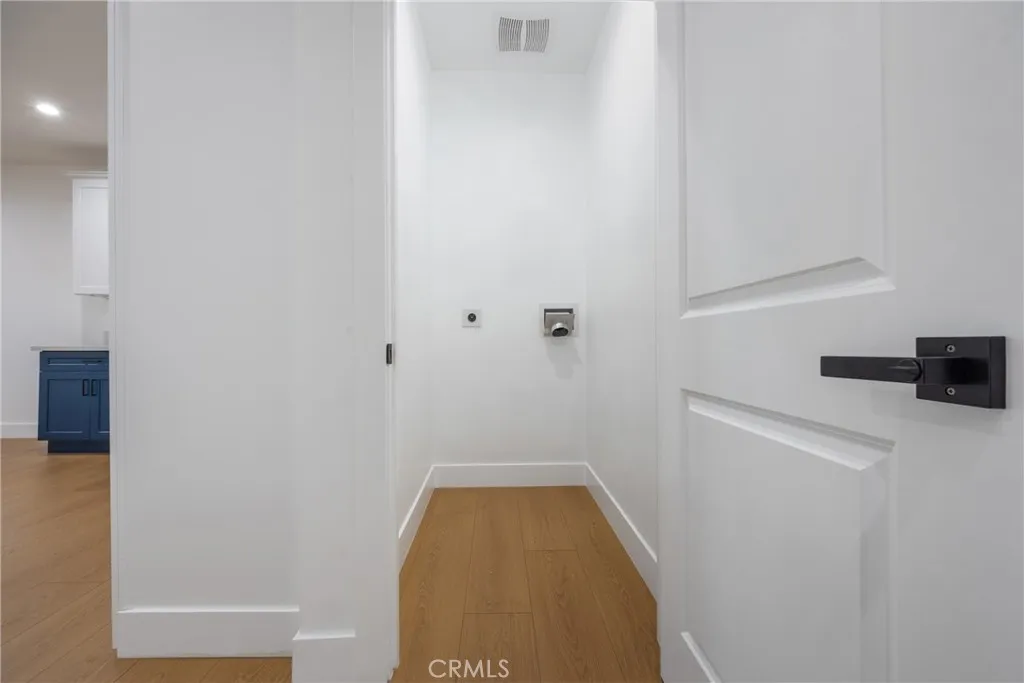 8405 Mckinley Avenue, Los Angeles, California 90001 home-pic-21